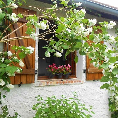 Aux Marguerites Sainte-Genevieve-les-Gasny Exterior foto