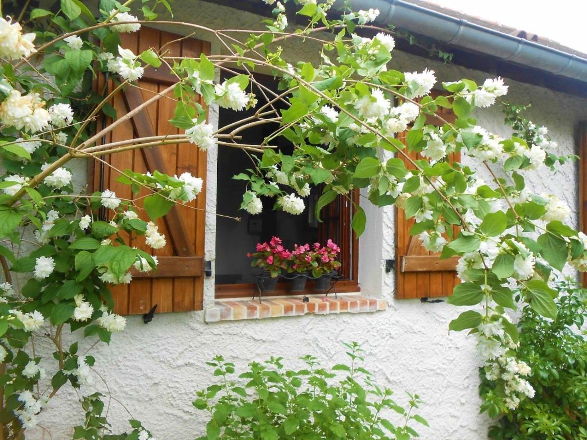Aux Marguerites Sainte-Genevieve-les-Gasny Exterior foto